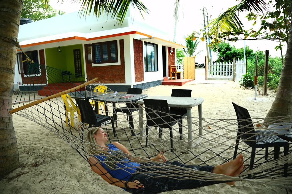 Funky Art Beach House Alappuzha Екстериор снимка