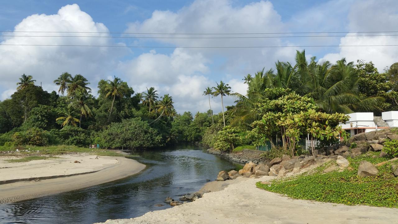 Funky Art Beach House Alappuzha Екстериор снимка
